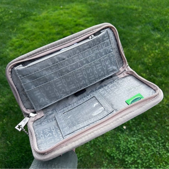 Harvey’s Original Seatbelt Wallet Clutch Bag - Picture 5 of 8